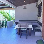 בית נופש Stone House Oreb וולה לוקה