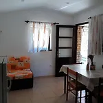 Stone House Oreb Вела-Лука